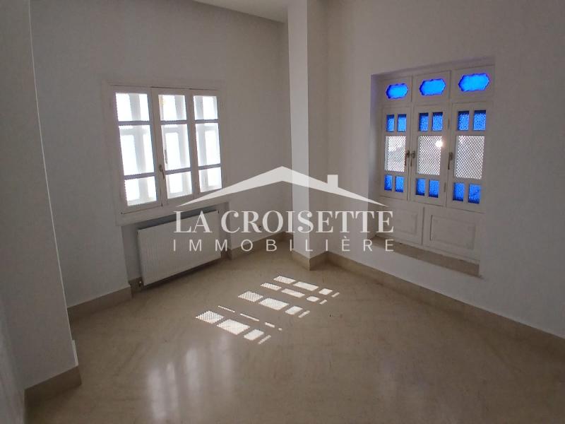 Villa S+7 avec piscine à Gammarth